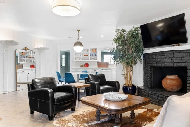 Photo - 202 Woodcreek Dr Unit ID1254584P