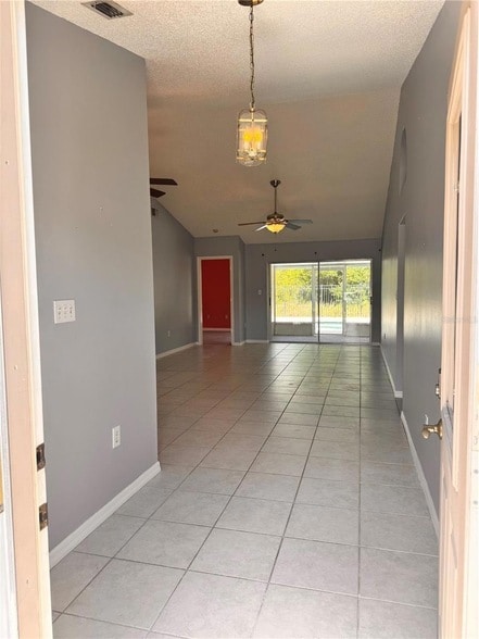 Photo - 2070 Sarah Louise Dr