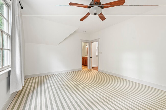 Photo - 4644 Old Looney Mill Rd