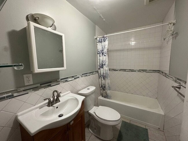 Photo - 374 Van Brunt St
