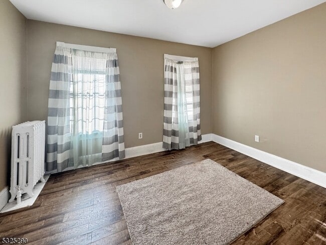 Building Photo - 62 Summit Ave Unit B