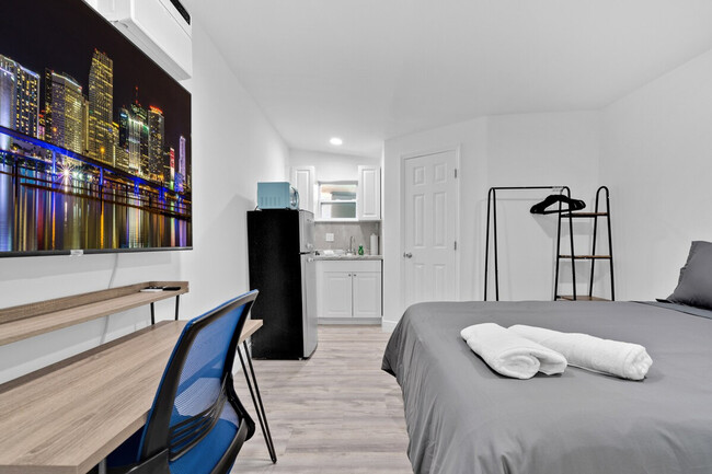 Photo - 2610 SW 31st Ave Unit ID1324002P