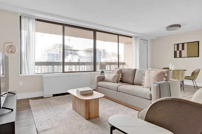 Building Photo - 1515 Richmond Hwy Unit ID8440A