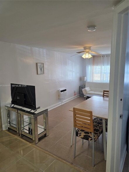 Photo - 5712 Hollywood Blvd Unit 1
