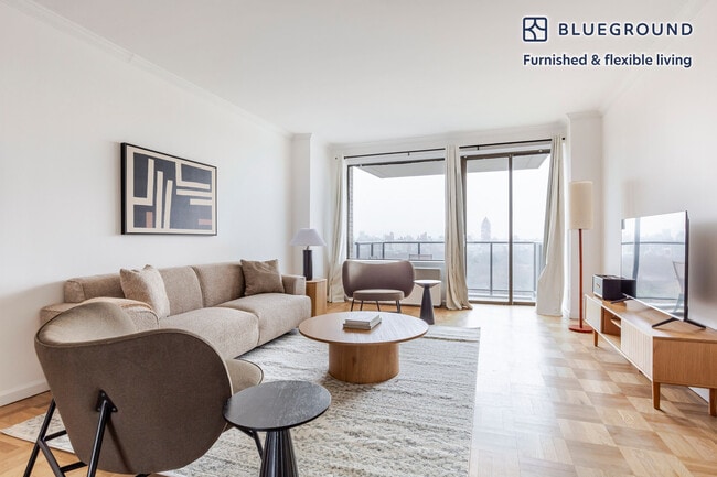 Building Photo - 985 5th Ave Unit FL21-ID1768