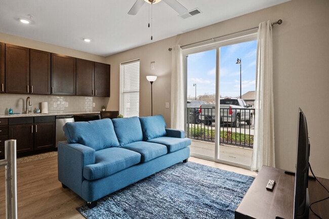 Building Photo - 1607 Centennial Park Blvd Unit ID1312618P