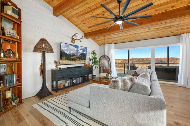 Building Photo - 22941 War Eagle Blacktop Rd Unit ID1221872P