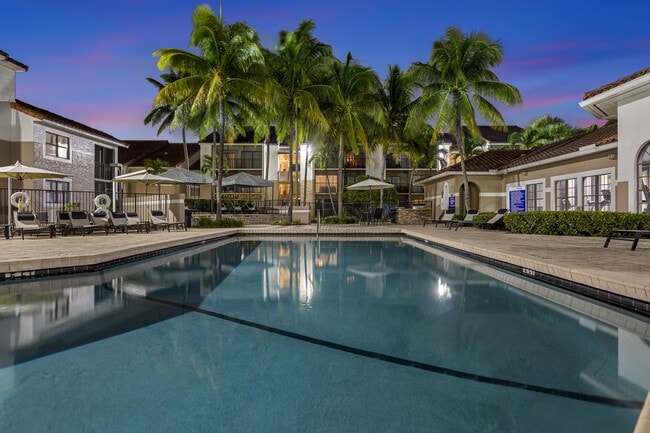 Photo - Alvista Hollywood