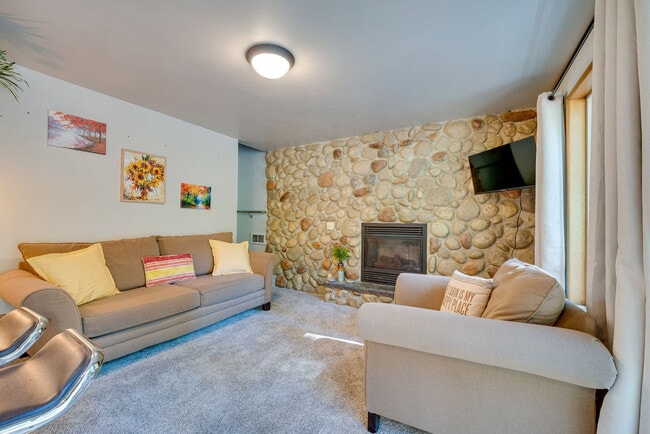 Building Photo - 22403 Shetland Rd Unit SI ID1546308P