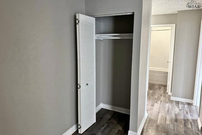 Photo - 2612 Southwest Pkwy