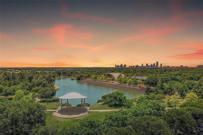 Building Photo - 1701 Simond Ave Unit 642