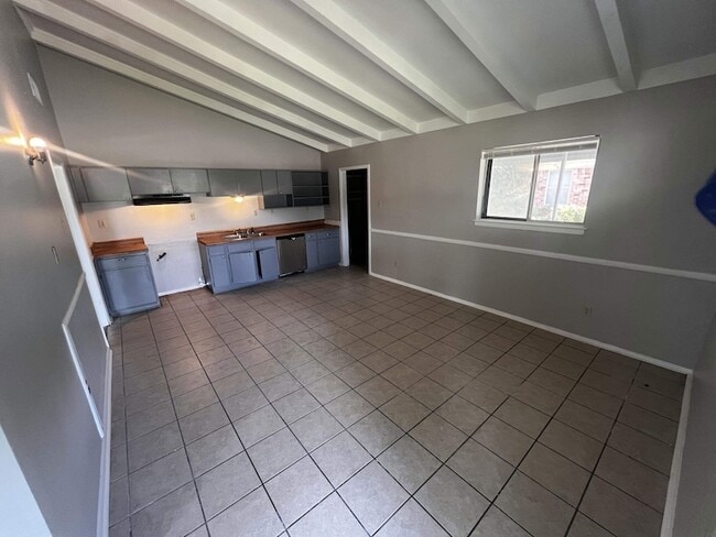 Photo - 4523 Lawrence Rd