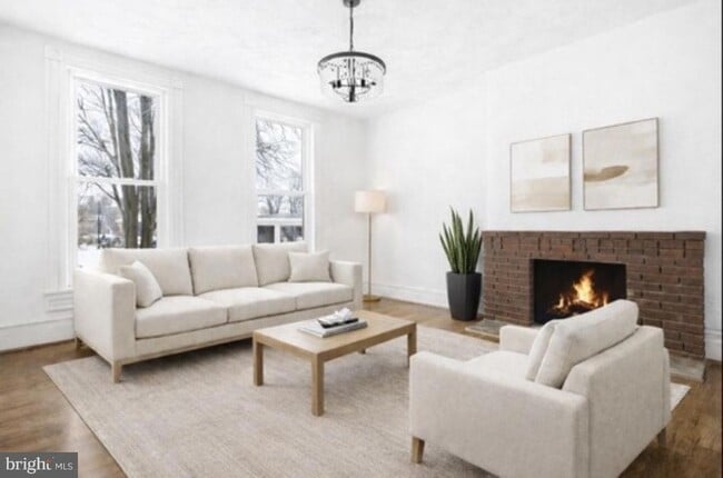 Building Photo - 3110 Main St