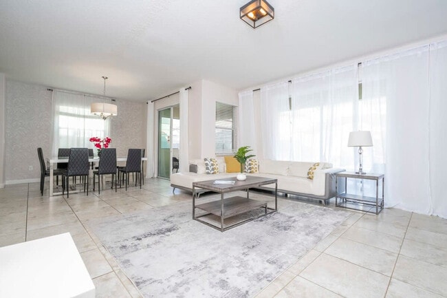 Building Photo - 2934 Buccaneer Palm Rd Unit SI FL2-ID1603827P