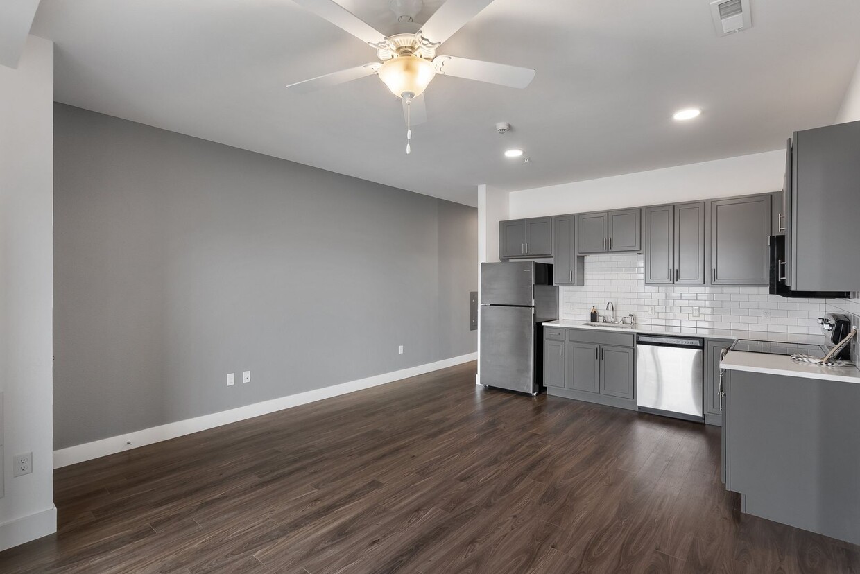 Floor Plan - Luxury 2-Bedroom Overlooking Mississippi River