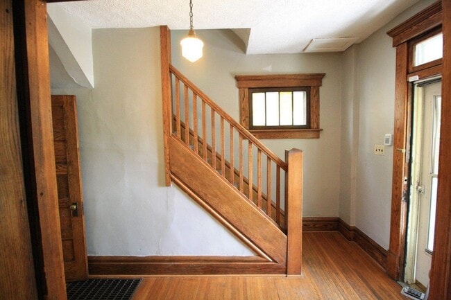 Photo - 142 E Northwood Ave