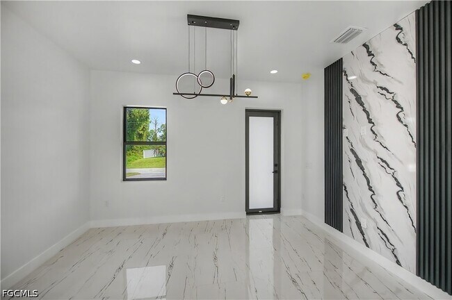 Photo - 3121 69th St W