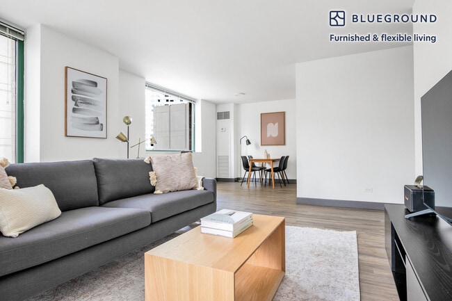 Photo - 420 E Ohio St Unit FL13-ID586