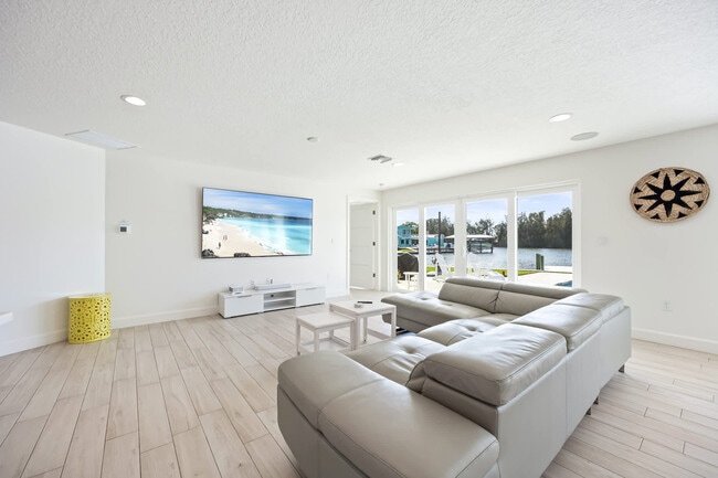 Building Photo - 220 June Dr Unit ID1044379P