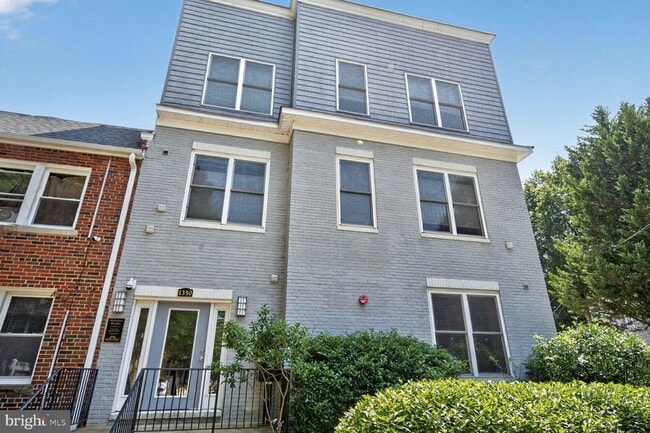 Photo - 1350 Nicholson St NW Unit B01