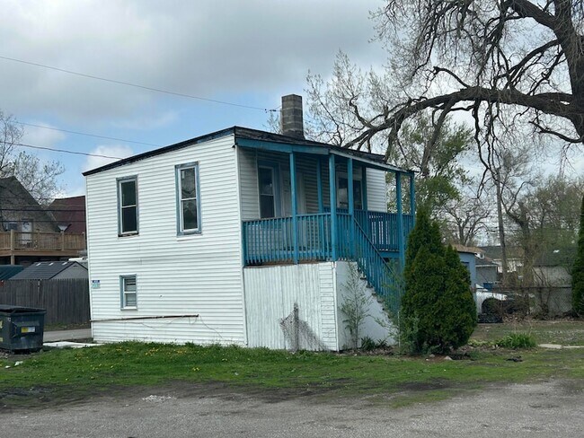 Photo - 5716 Calumet Ave Unit 4