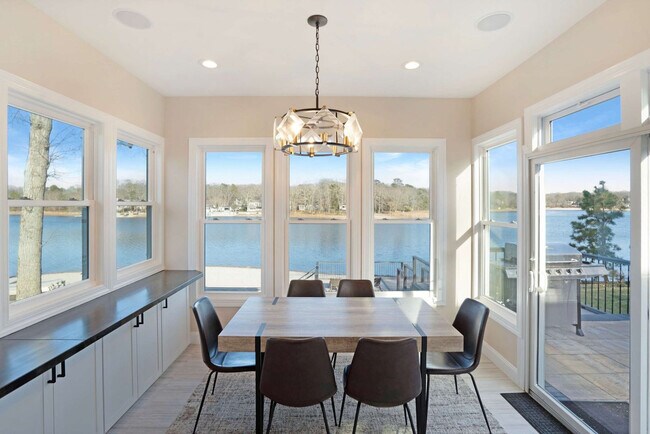 Photo - 187 Lakeside Trail Unit ID1429738P