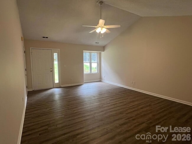 Photo - 212 Doolie Rd