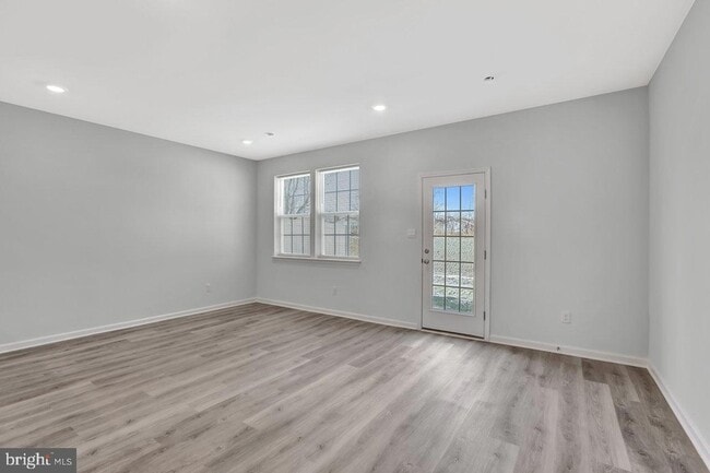 Photo - 59 Alexander Wy