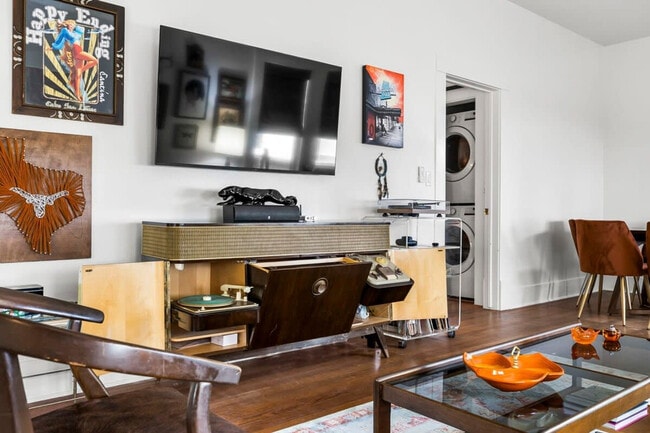 Building Photo - 1804 Brackenridge St Unit ID1319933P