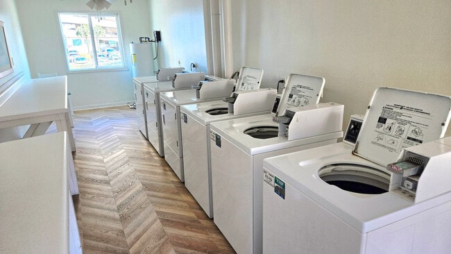 Photo - 924 W Beach Blvd Unit SI FL1-ID1364784P