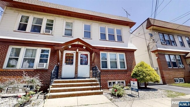 Photo - 11 Schuyler Ct Unit R2