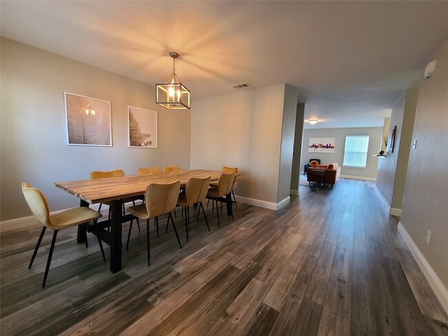 Photo - 4509 Willow Rock Ln