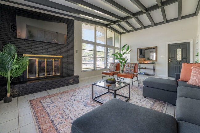 Photo - 4301 N Albany Ave Unit ID1053147P