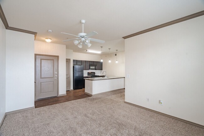 Photo - Tradewinds Apartments