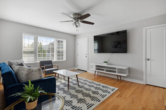 Photo - 1011 Howard St Unit ID1032511P