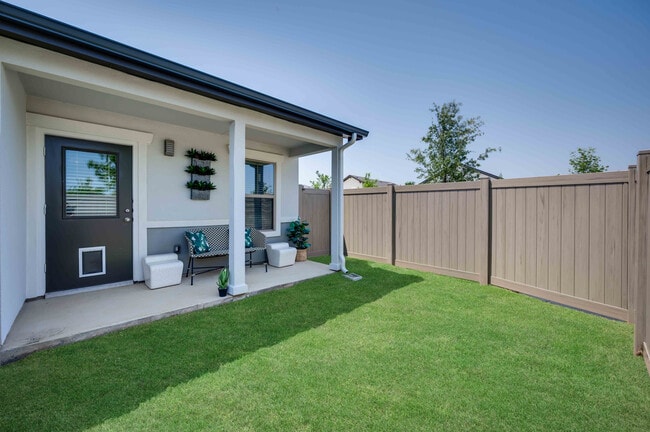 Building Photo - Mansions at Oak Point