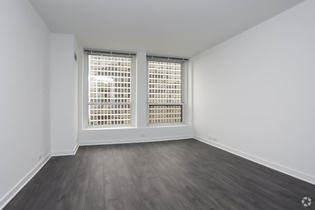 2 BR, 2 BA - master bedroom - Regents Park