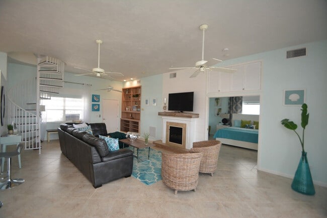 Building Photo - 62 Moody Dr Unit ID1261613P