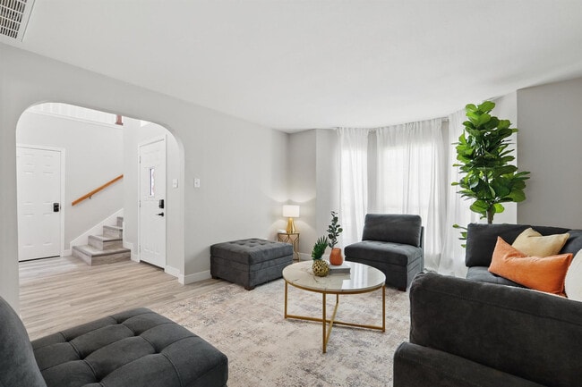 Building Photo - 2825 Waverly Rd Unit ID1060868P