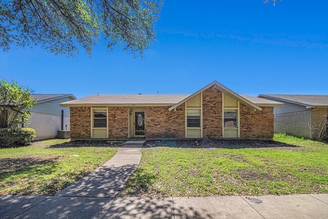 Building Photo - 1814 Addington Dr