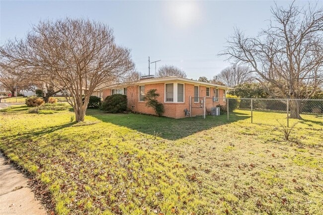 Photo - 6956 Park Pl Dr