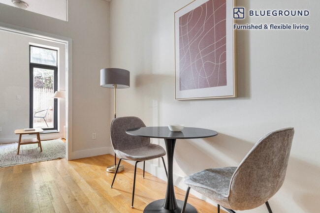 Photo - 515 W 47th St Unit FL1-ID2063