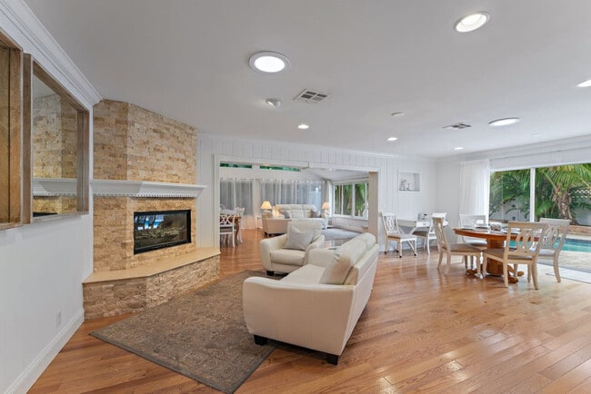 Building Photo - 460 Sunrise Way Unit SI ID1631332P