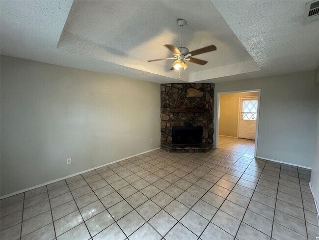 Photo - 2721 Hurstview Dr Unit D