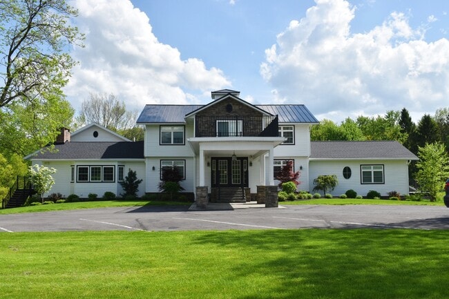 Building Photo - Residences at the Clubhouse