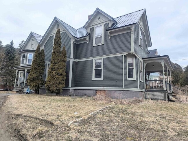 Photo - 417 Cliff St