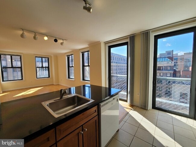 Building Photo - 631 D St NW Unit 733