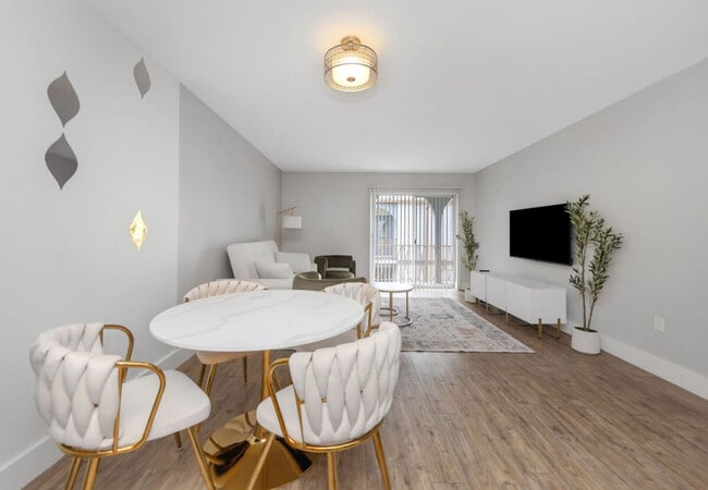 Building Photo - 4312 W Roland St Unit ID1365972P