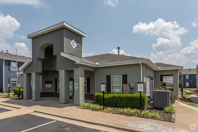 Photo - 412 Crossing