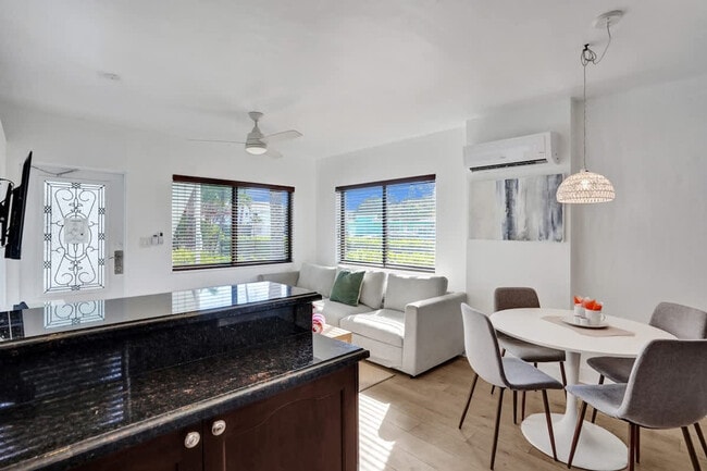 Photo - 333 Walnut St Unit ID1312673P